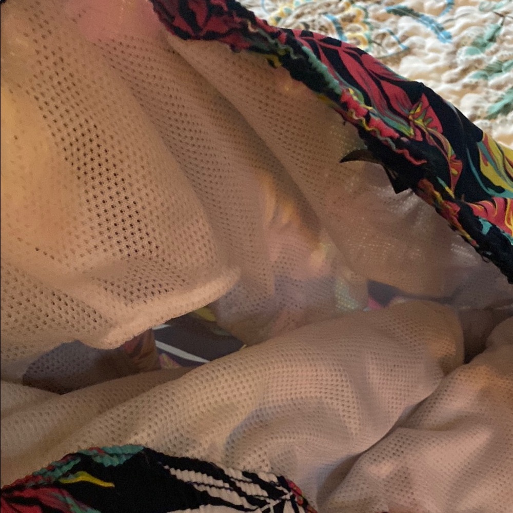 Original Use Colorful Patterned Garment - Picture 4 of 8